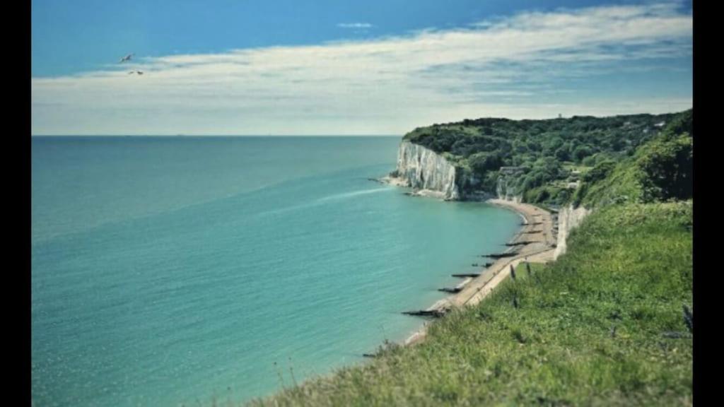 Foxes Sea Side Retreat Deluxe Chalet Is A Lovely Holiday Home Tucked Away On The Kent Coast Kingsdown  Dış mekan fotoğraf