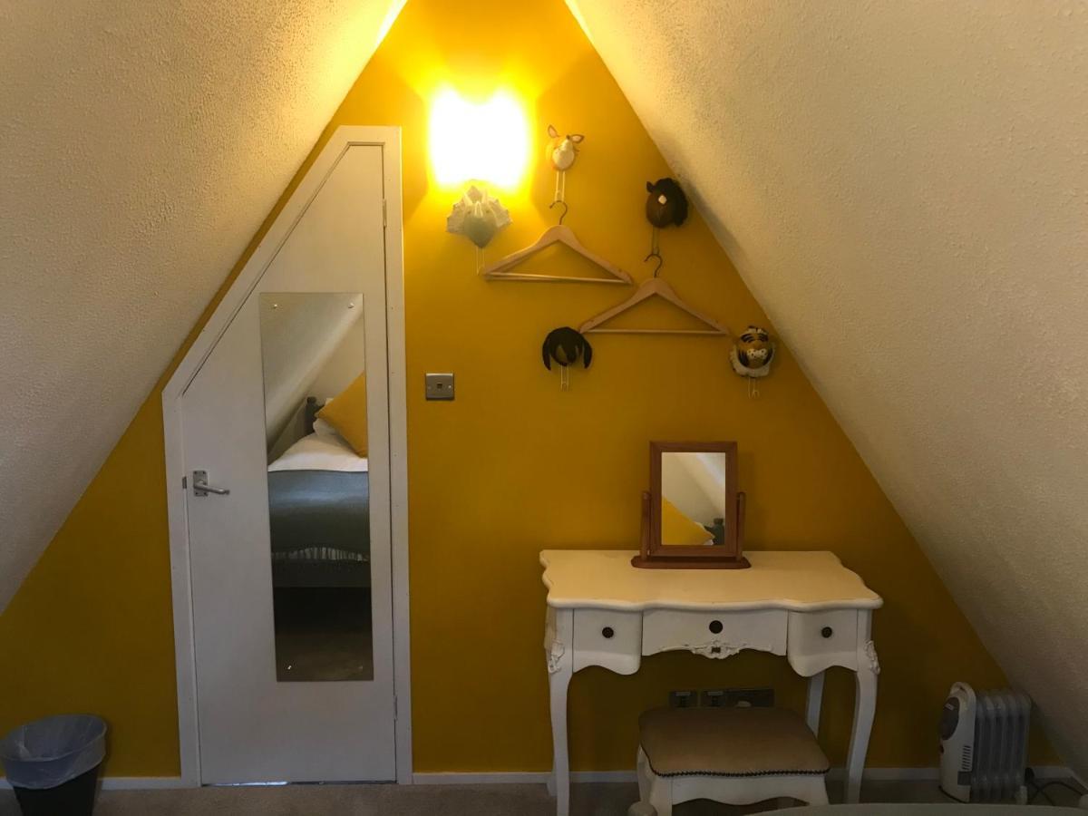 Foxes Sea Side Retreat Deluxe Chalet Is A Lovely Holiday Home Tucked Away On The Kent Coast Kingsdown  Dış mekan fotoğraf