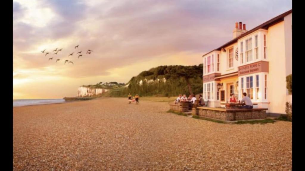 Foxes Sea Side Retreat Deluxe Chalet Is A Lovely Holiday Home Tucked Away On The Kent Coast Kingsdown  Dış mekan fotoğraf