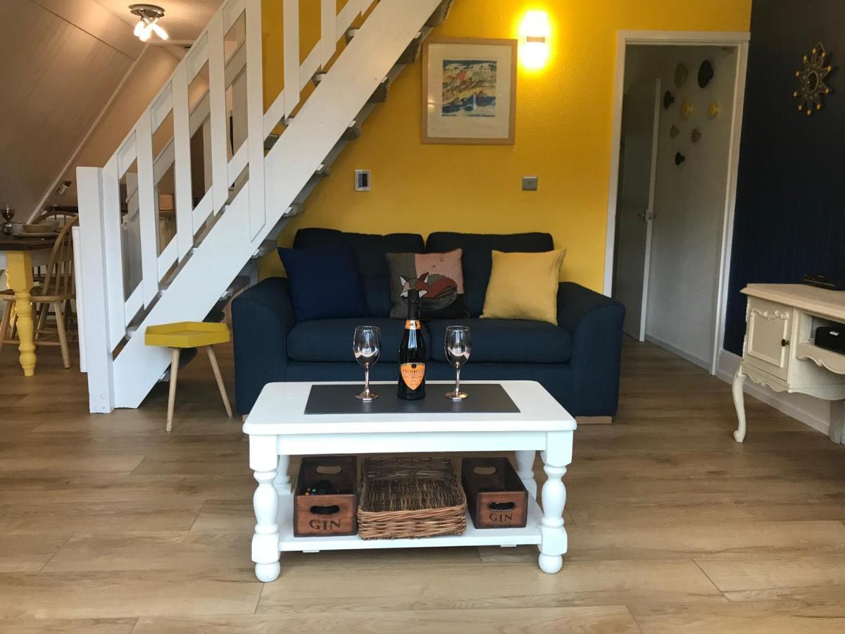 Foxes Sea Side Retreat Deluxe Chalet Is A Lovely Holiday Home Tucked Away On The Kent Coast Kingsdown  Dış mekan fotoğraf